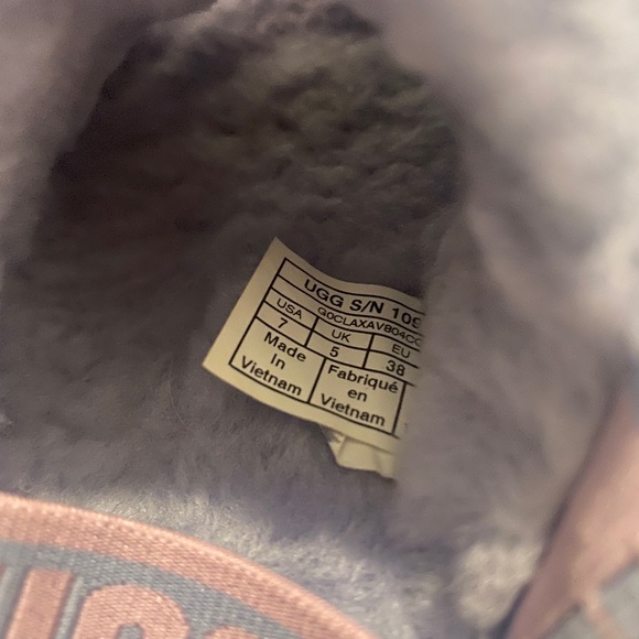 UGG Women’s Fluff Yeah Slide in Purple Ombré Sheepski - Picture 8 of 8